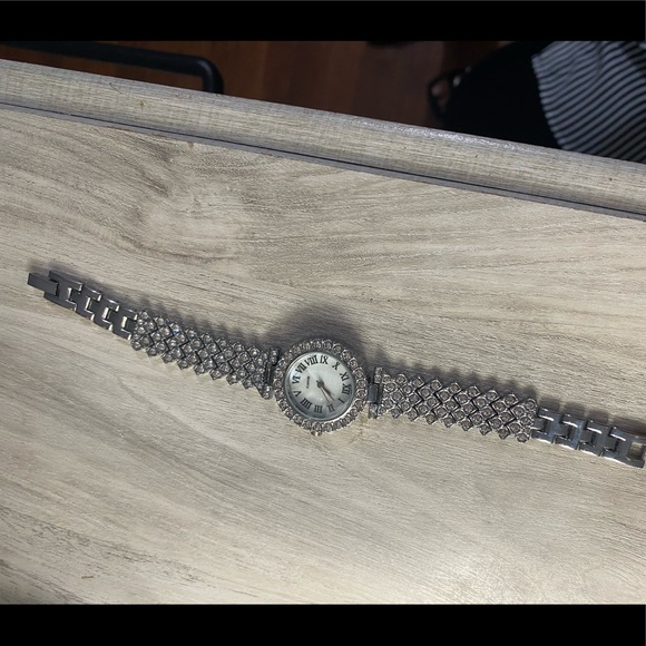 BRAND NEW SILVER Tone Rhinestone Round Watch Women - Picture 3 of 7